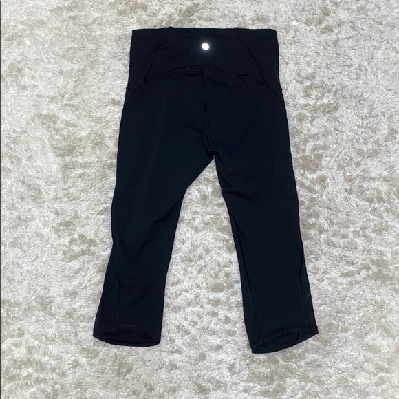 LULULEMON BLACK CROPPED LEGGINGS!!!!!!! - Picture 2 of 2